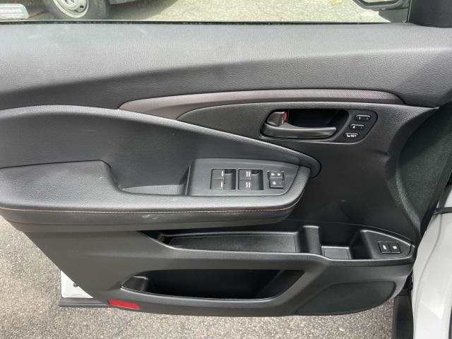 used 2022 Honda Pilot car, priced at $32,631
