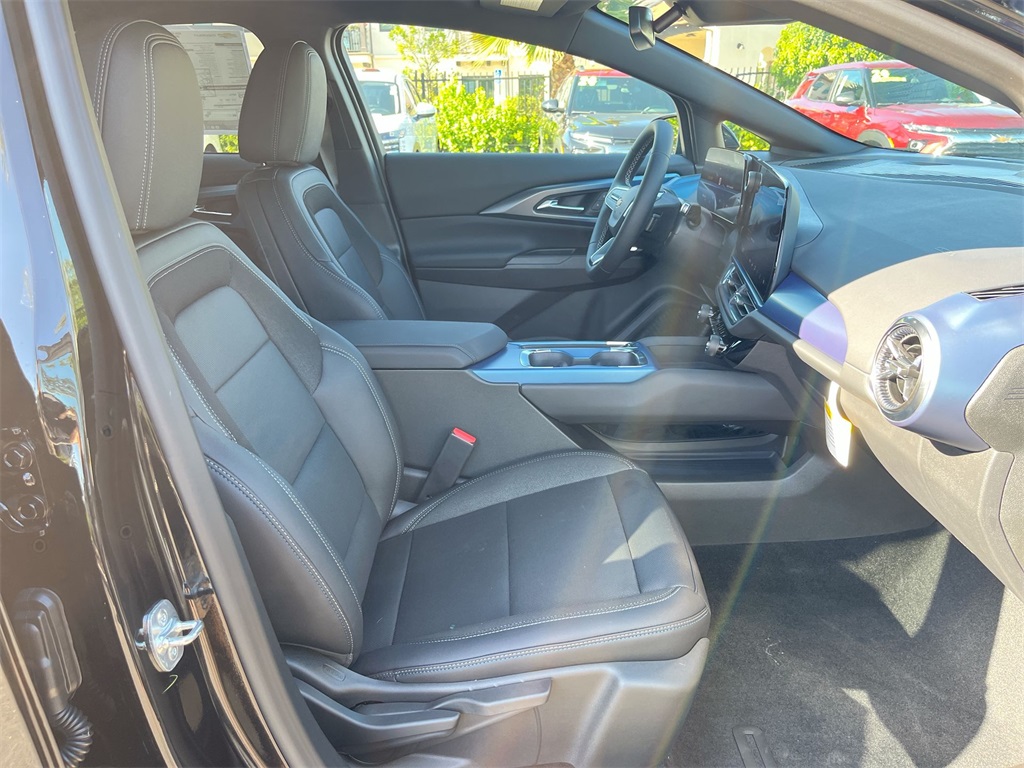 new 2025 Chevrolet Equinox EV car, priced at $38,026