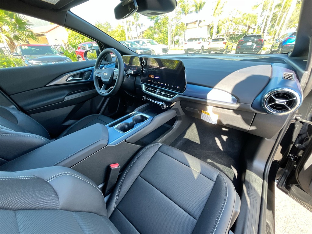 new 2025 Chevrolet Equinox EV car, priced at $38,026