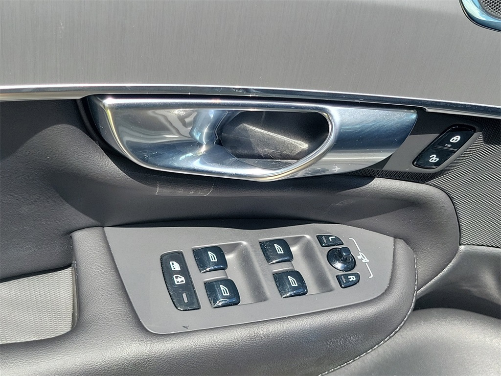 used 2025 Volvo XC90 car, priced at $45,995