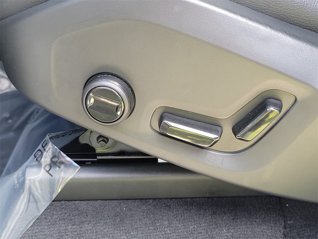 used 2025 Volvo XC90 car, priced at $45,995