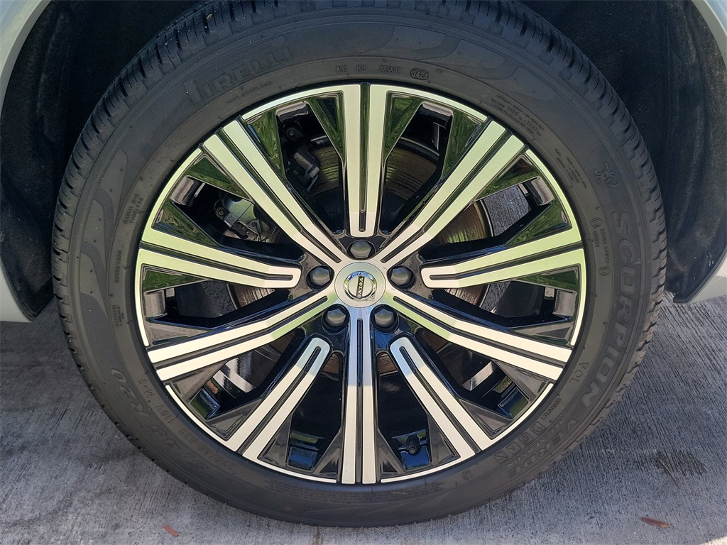 used 2025 Volvo XC90 car, priced at $45,995