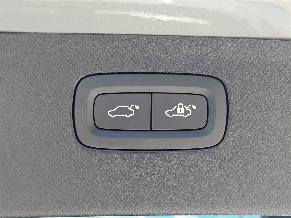 used 2025 Volvo XC90 car, priced at $45,995