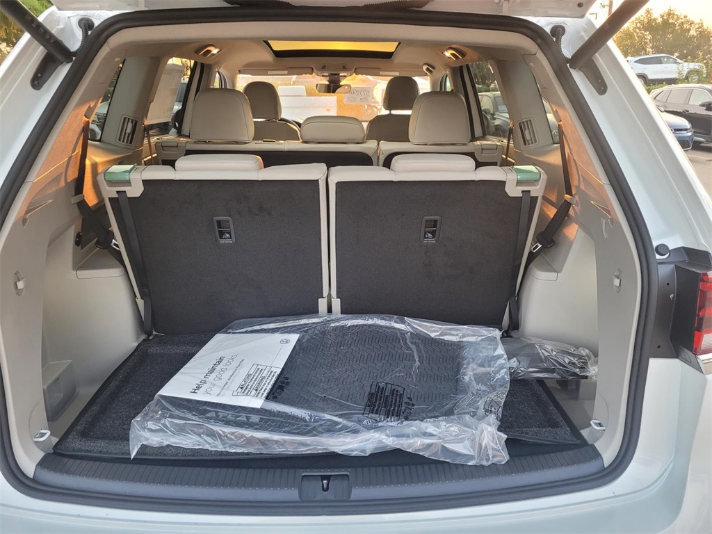 new 2025 Volkswagen Atlas car, priced at $50,841