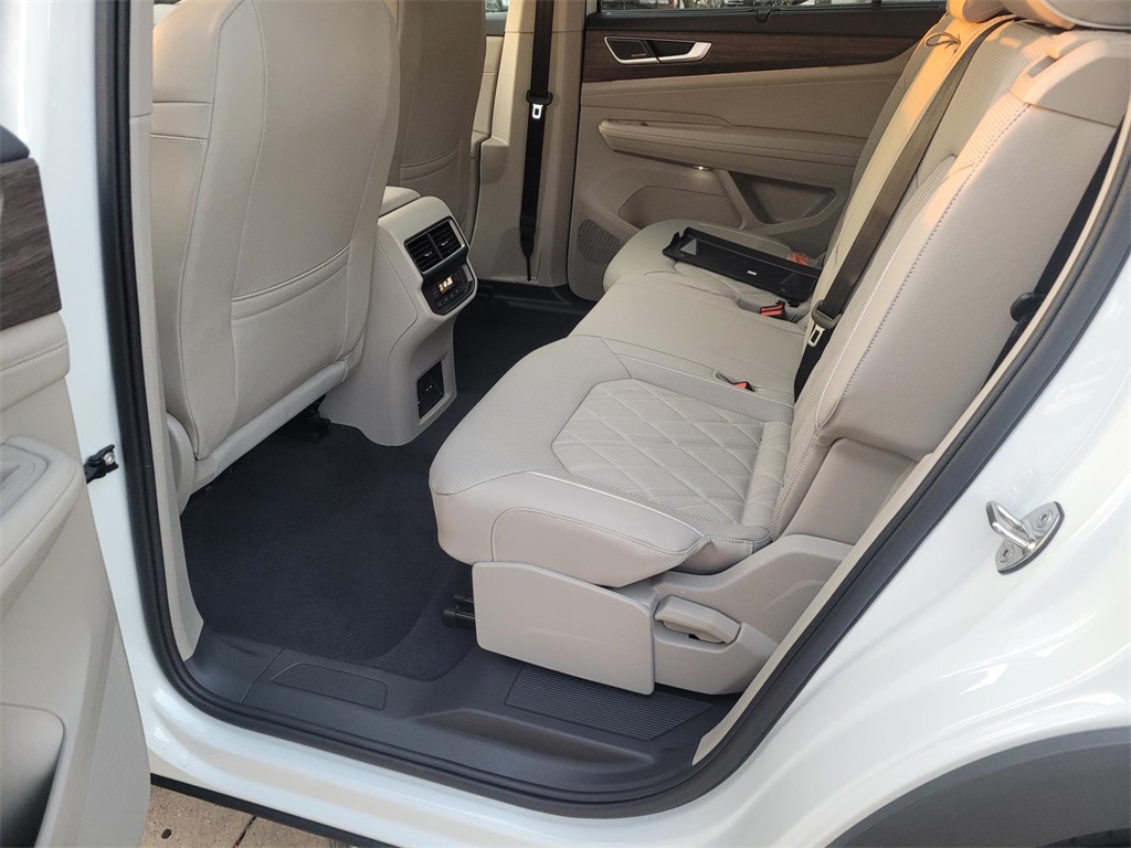 new 2025 Volkswagen Atlas car, priced at $50,841