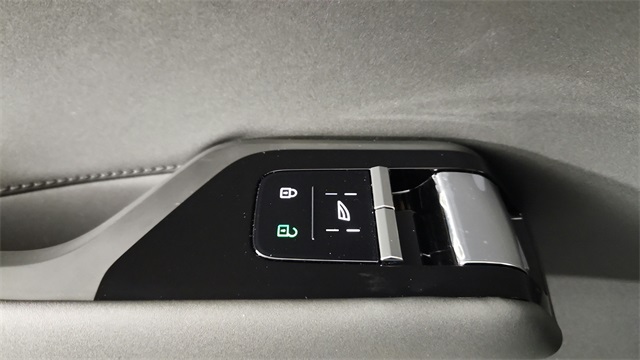 new 2025 Volvo EX90 car, priced at $82,890