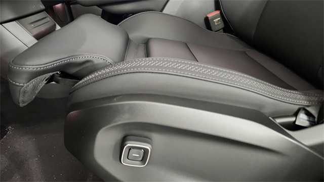 new 2025 Volvo EX90 car, priced at $82,890