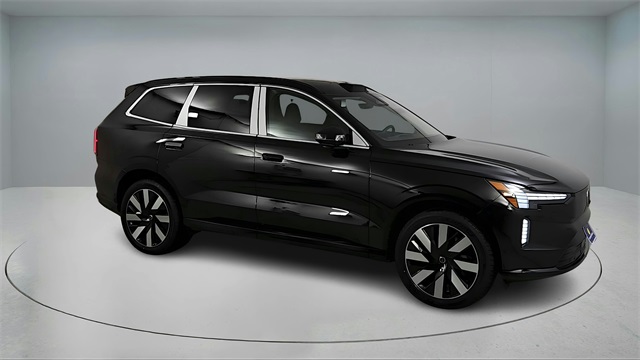 new 2025 Volvo EX90 car, priced at $82,890