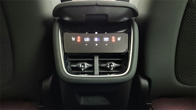 new 2025 Volvo EX90 car, priced at $82,890