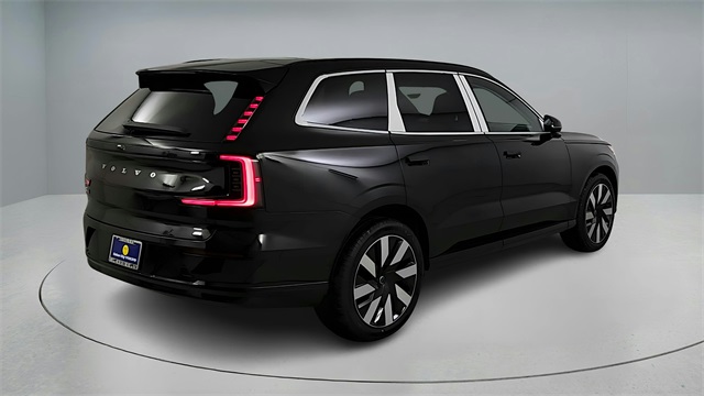new 2025 Volvo EX90 car, priced at $82,890