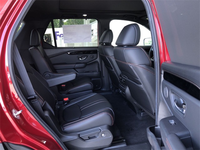 new 2025 Honda Pilot car, priced at $50,805