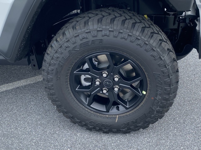 new 2025 Jeep Wrangler car, priced at $43,039