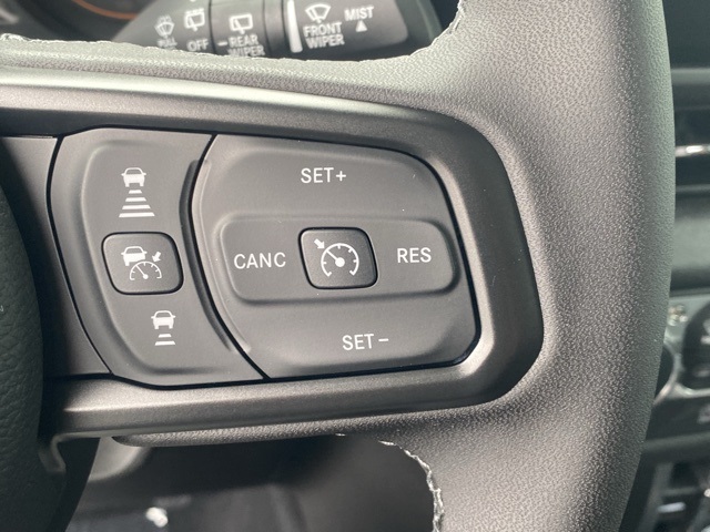 new 2025 Jeep Wrangler car, priced at $43,039