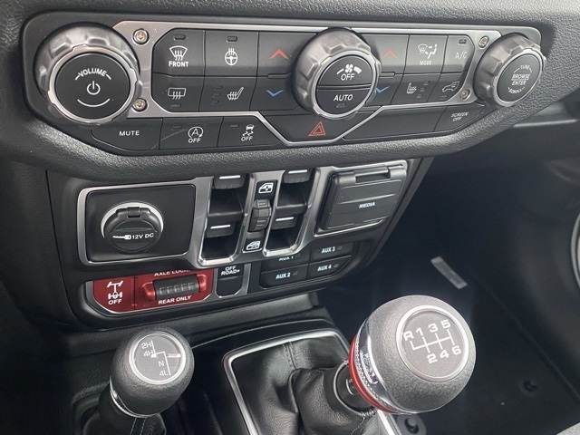 new 2025 Jeep Wrangler car, priced at $43,039