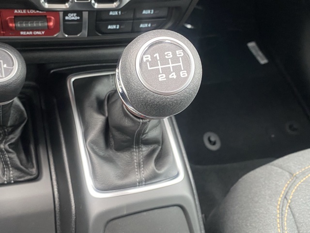 new 2025 Jeep Wrangler car, priced at $43,039