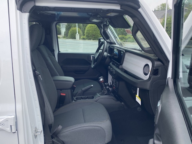 new 2025 Jeep Wrangler car, priced at $43,039