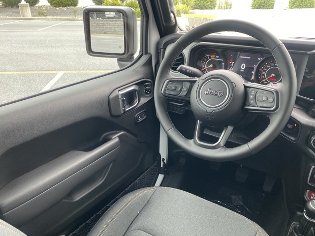 new 2025 Jeep Wrangler car, priced at $43,039