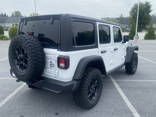 new 2025 Jeep Wrangler car, priced at $43,039