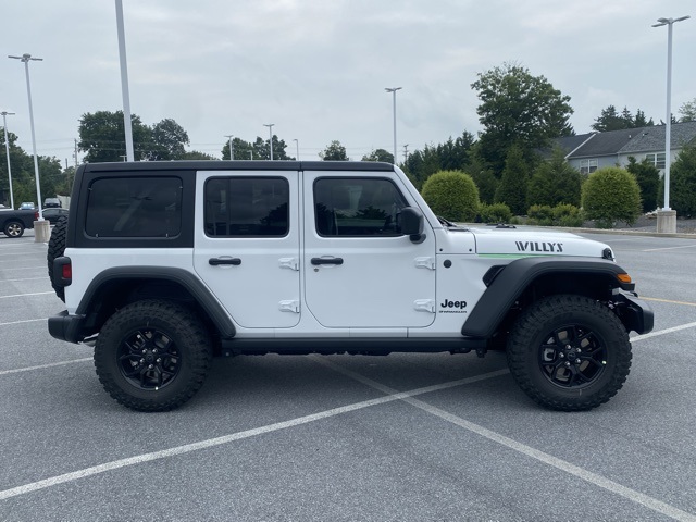 new 2025 Jeep Wrangler car, priced at $43,039