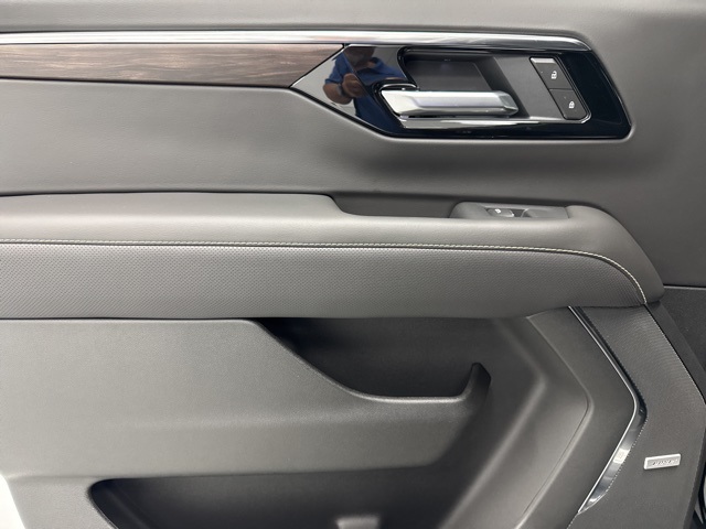 new 2026 Chevrolet Suburban car, priced at $77,470