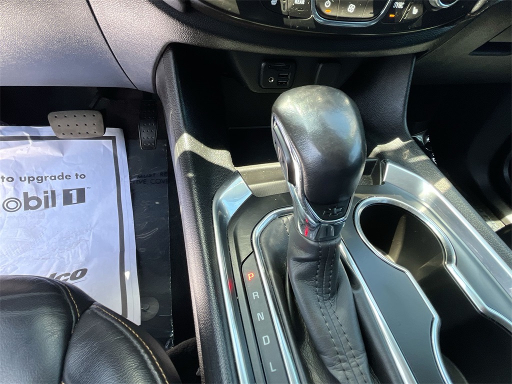 used 2021 Chevrolet Traverse car, priced at $25,100