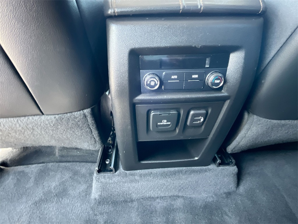 used 2021 Chevrolet Traverse car, priced at $25,100