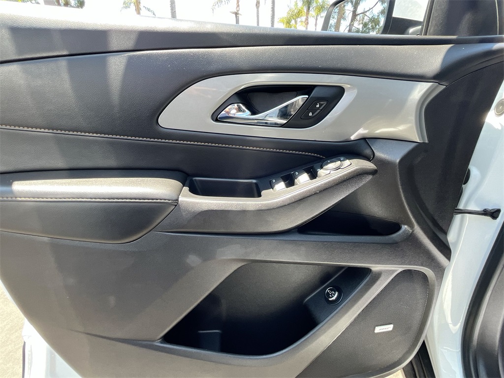 used 2021 Chevrolet Traverse car, priced at $25,100