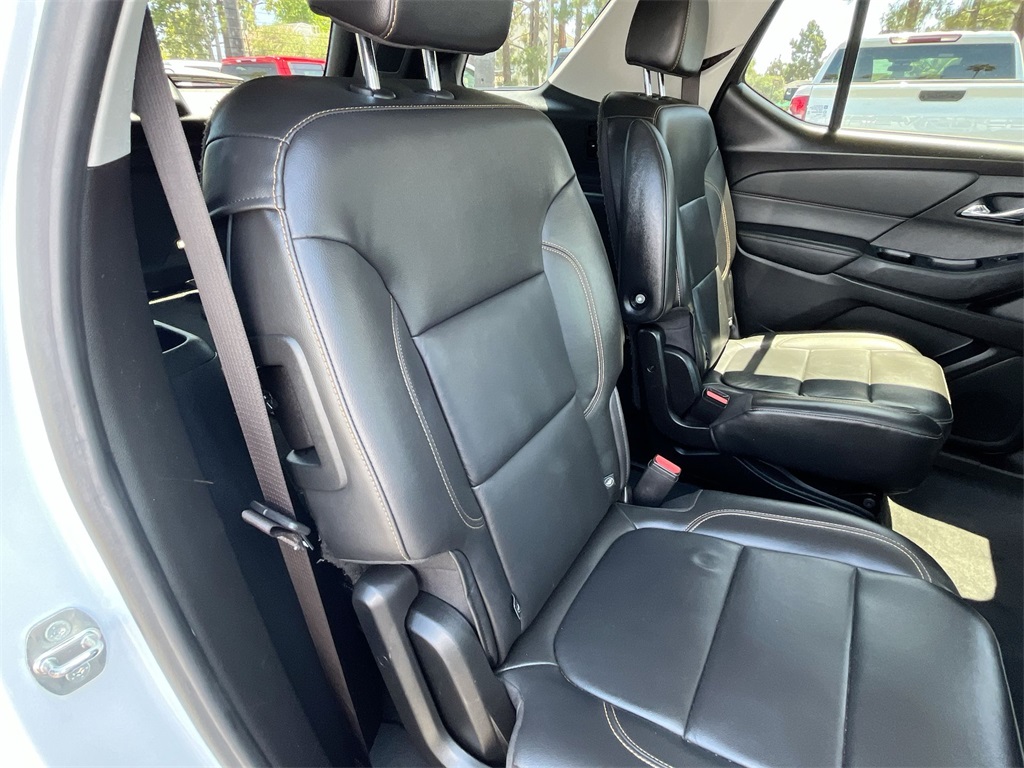 used 2021 Chevrolet Traverse car, priced at $25,100