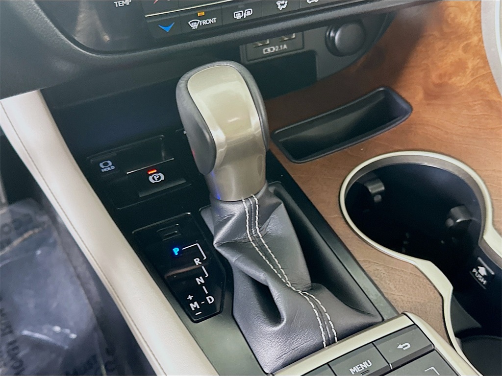 used 2022 Lexus RX car, priced at $37,490
