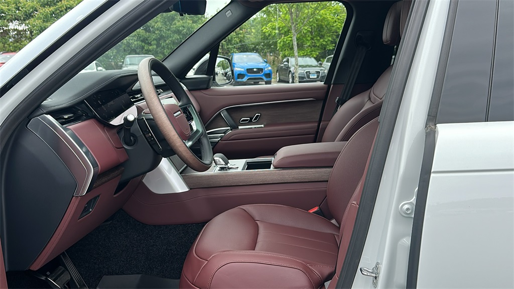new 2025 Land Rover Range Rover car, priced at $159,565