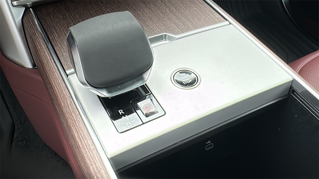 new 2025 Land Rover Range Rover car, priced at $159,565
