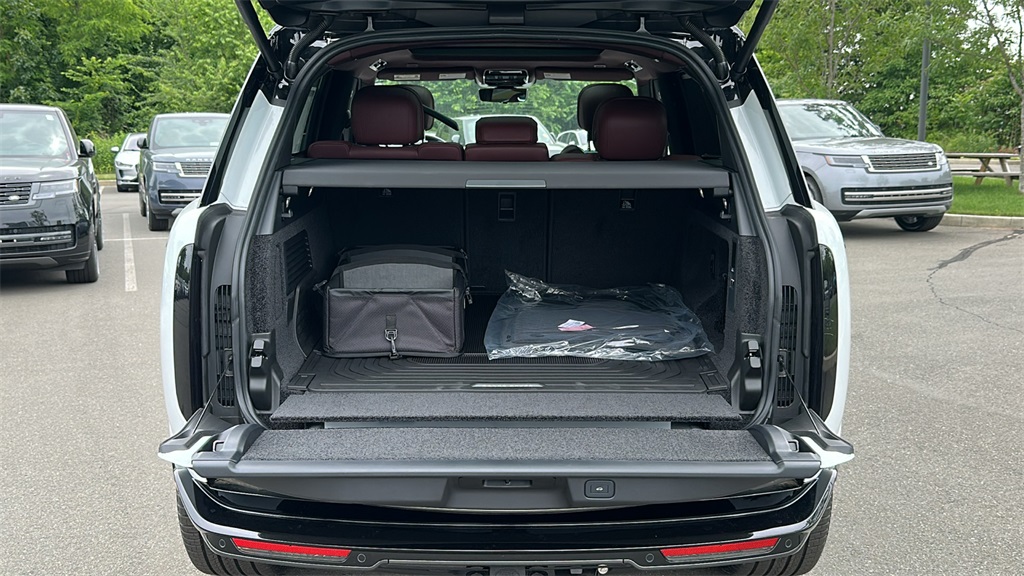 new 2025 Land Rover Range Rover car, priced at $159,565
