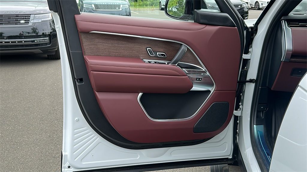 new 2025 Land Rover Range Rover car, priced at $159,565