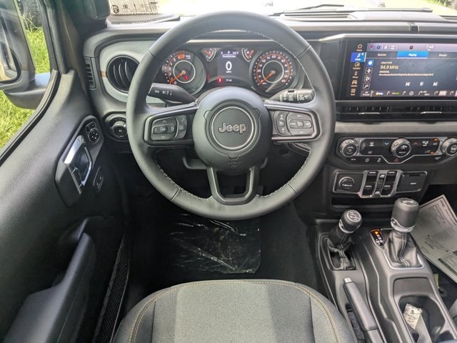 new 2025 Jeep Wrangler car, priced at $40,180