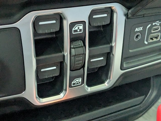 new 2025 Jeep Wrangler car, priced at $40,180