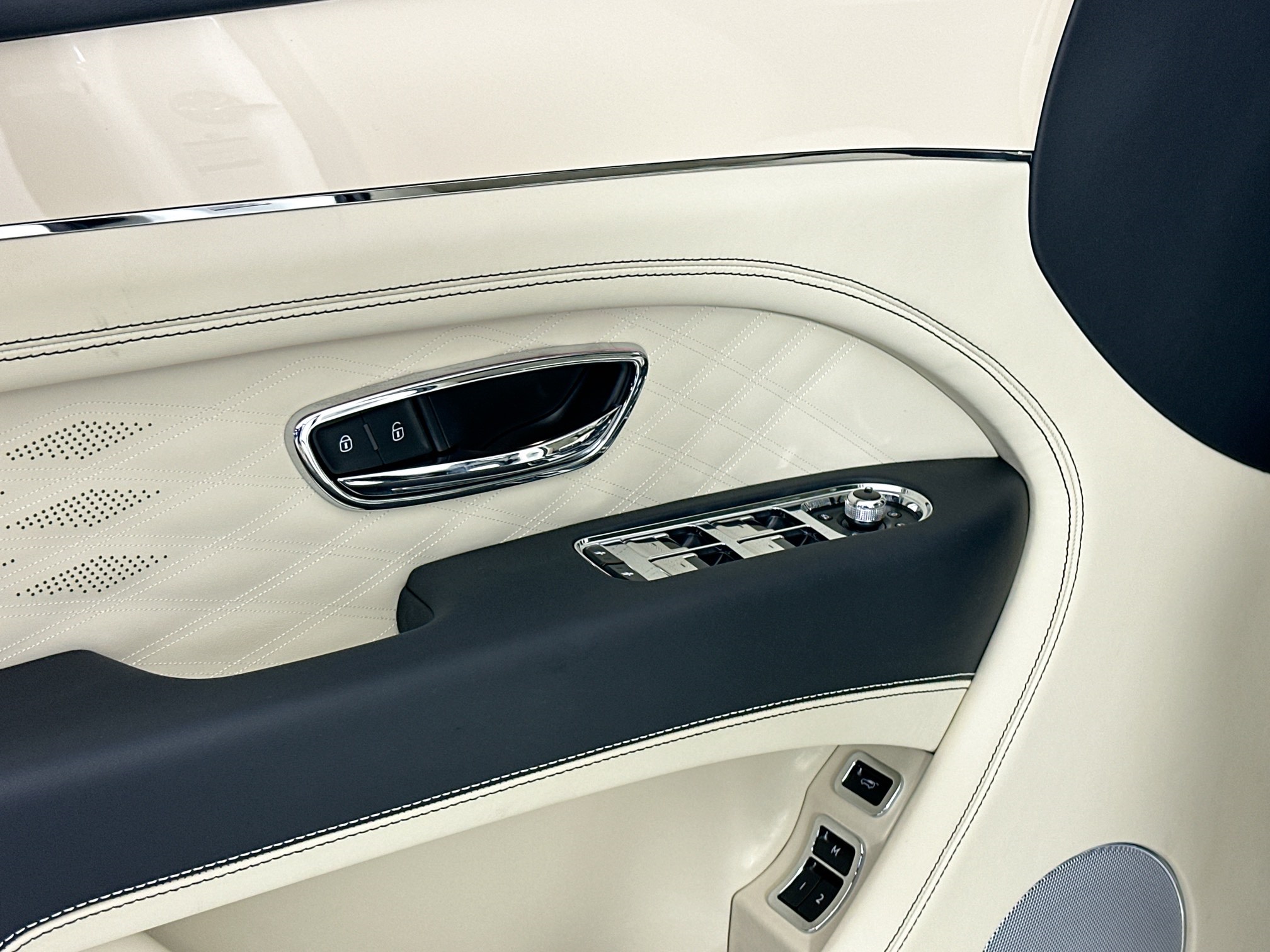 used 2025 Bentley Bentayga car, priced at $249,998
