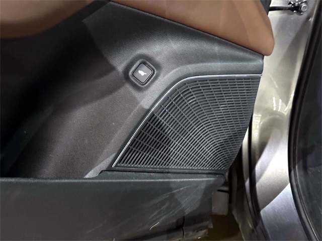 used 2023 Acura MDX car, priced at $40,641