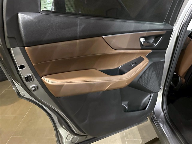 used 2023 Acura MDX car, priced at $40,641