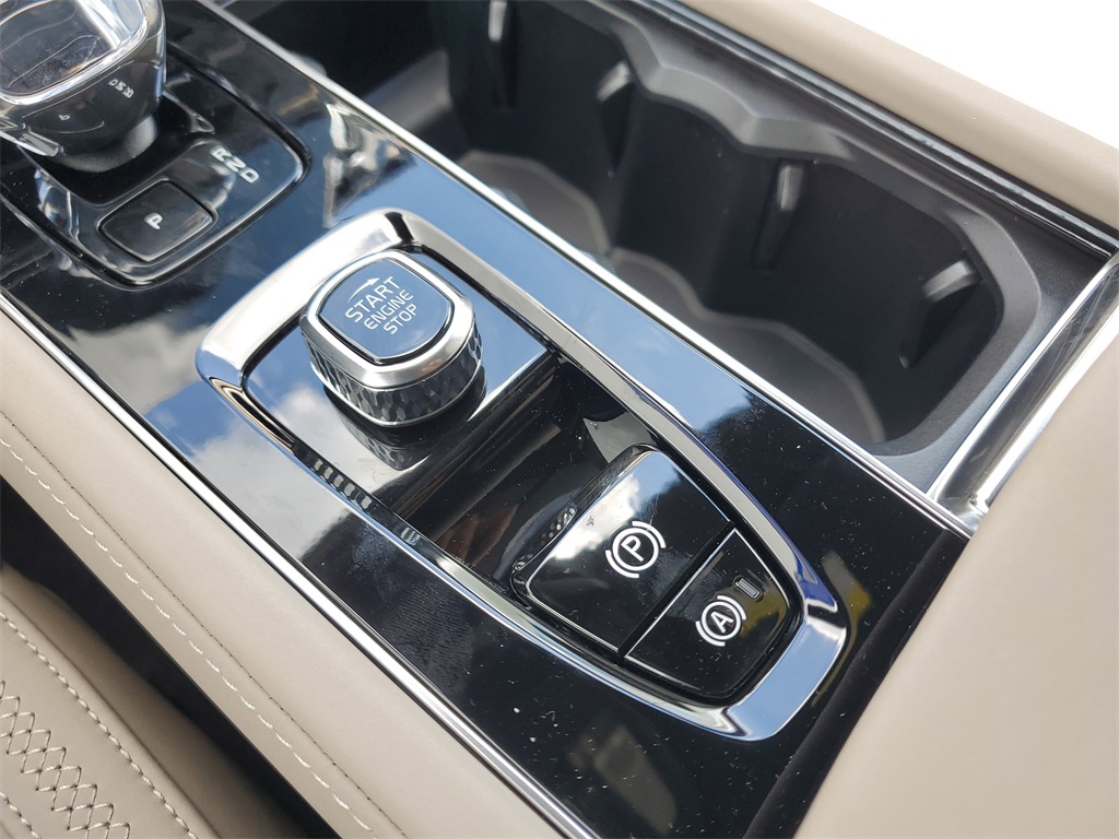 new 2026 Volvo XC90 Plug-In Hybrid car, priced at $78,375