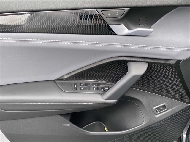 new 2025 Volkswagen Tiguan car, priced at $35,576