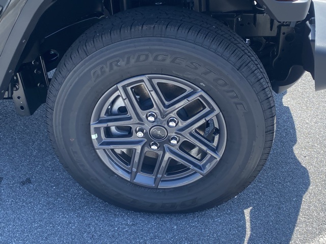new 2025 Jeep Gladiator car, priced at $38,649
