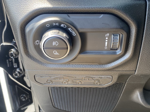 new 2025 Jeep Gladiator car, priced at $38,649