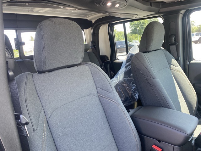 new 2025 Jeep Gladiator car, priced at $38,649