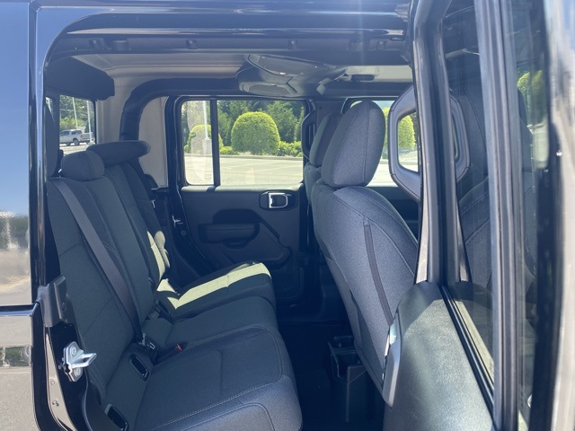 new 2025 Jeep Gladiator car, priced at $38,649