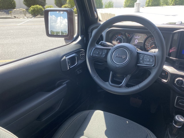 new 2025 Jeep Gladiator car, priced at $38,649