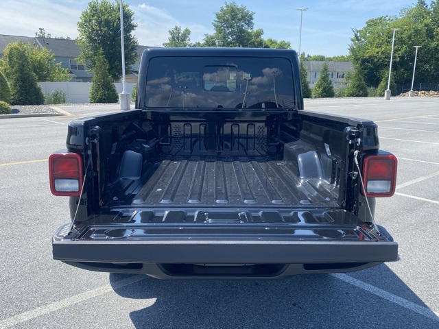 new 2025 Jeep Gladiator car, priced at $38,649