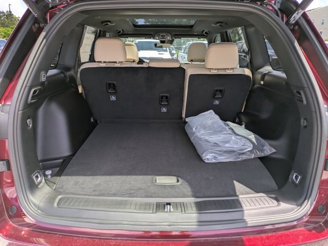 new 2025 Jeep Grand Cherokee car, priced at $40,130