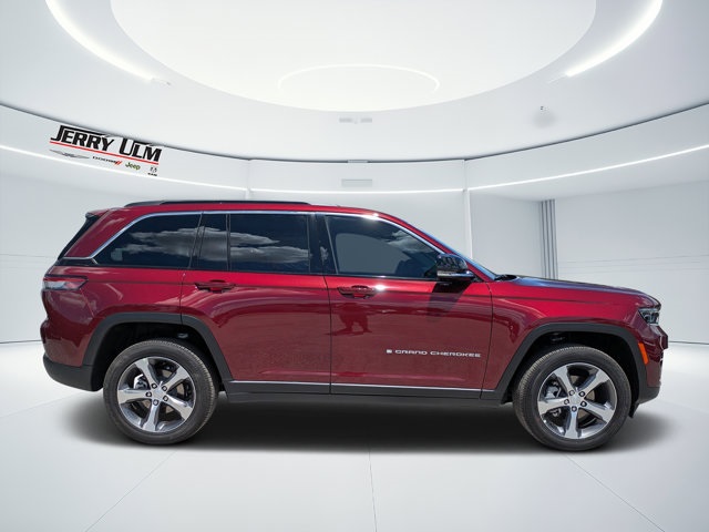 new 2025 Jeep Grand Cherokee car, priced at $40,130