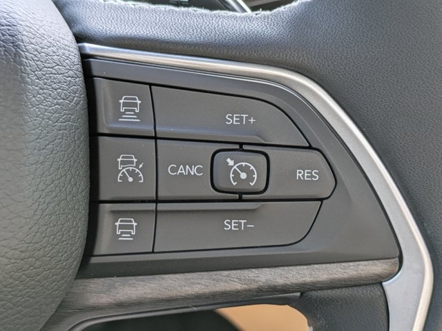new 2025 Jeep Grand Cherokee car, priced at $40,130