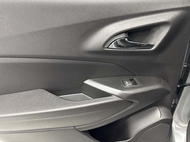 new 2025 Chevrolet Trax car, priced at $25,895